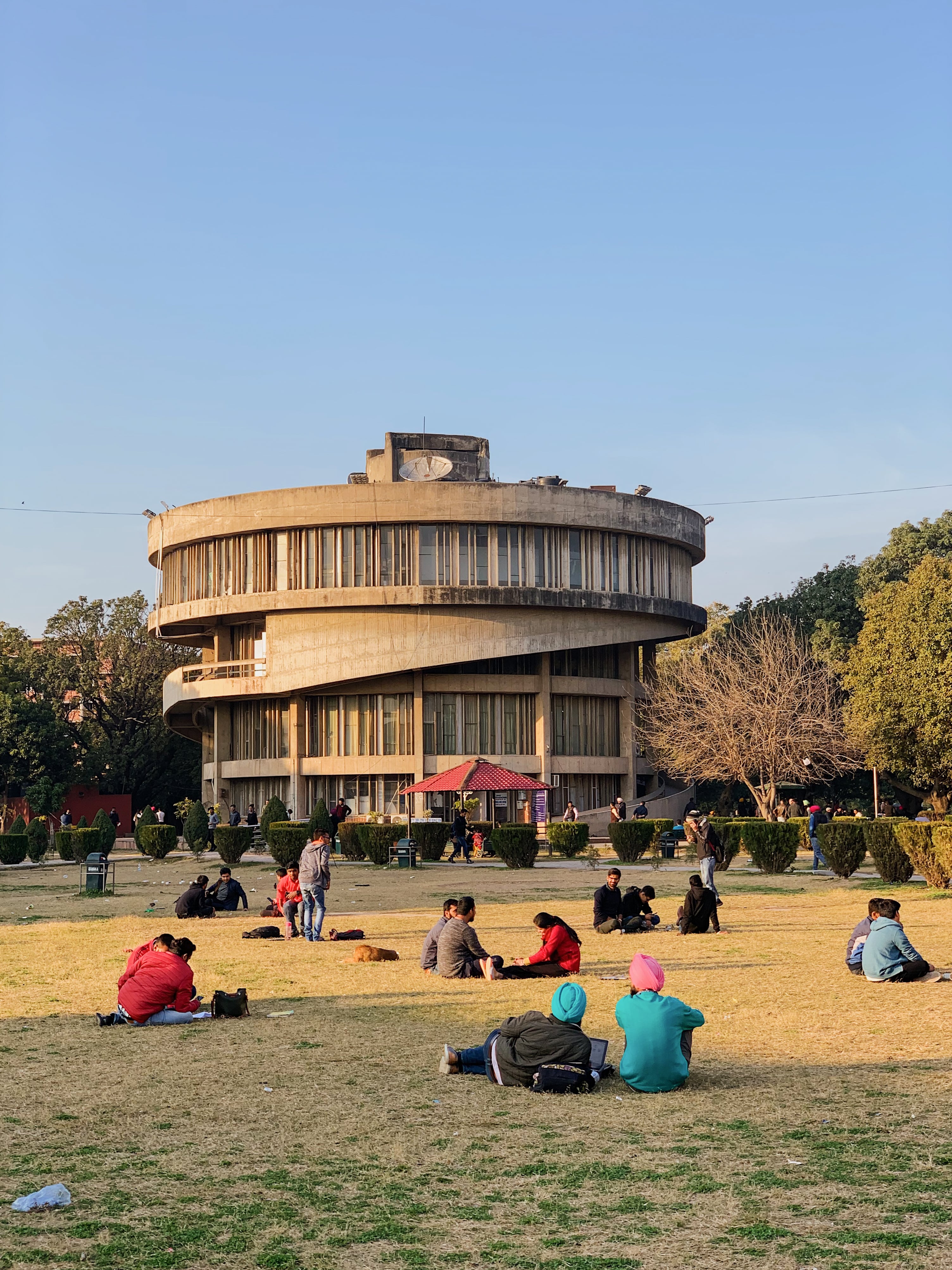 Photograph 3 from La Main Ouverte architecture series