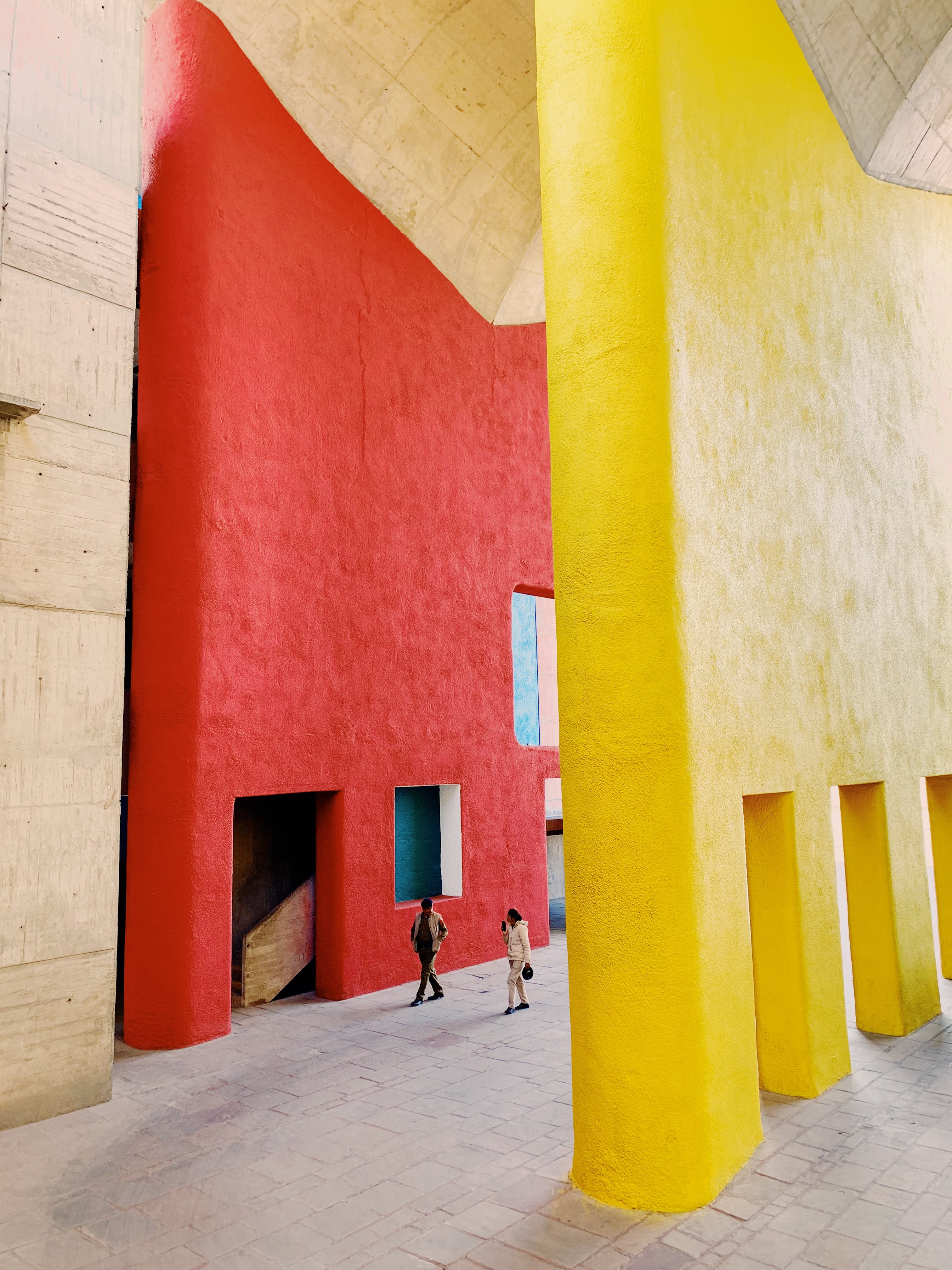 Photograph 7 from La Main Ouverte architecture series