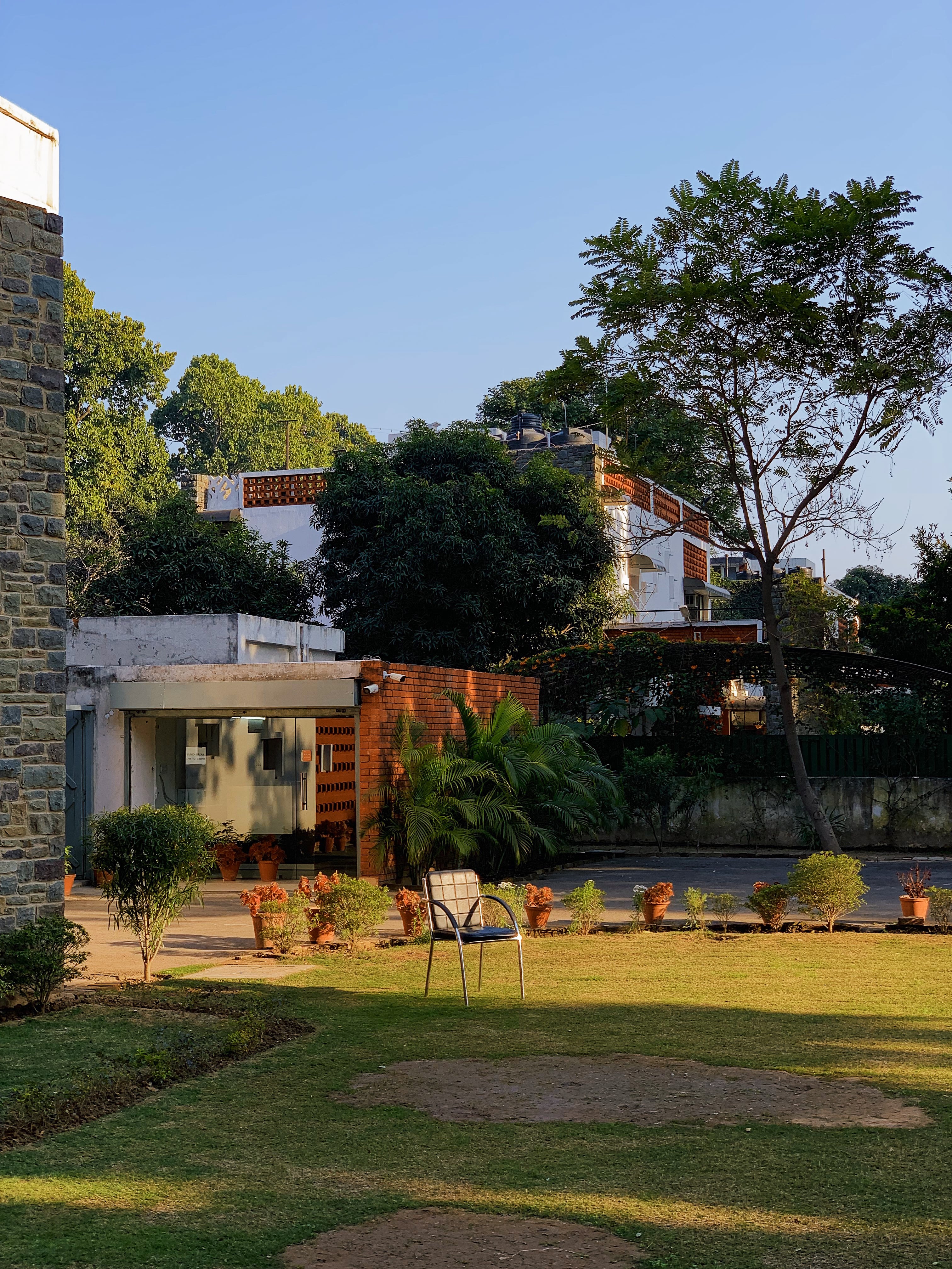 Photograph 8 from La Main Ouverte architecture series