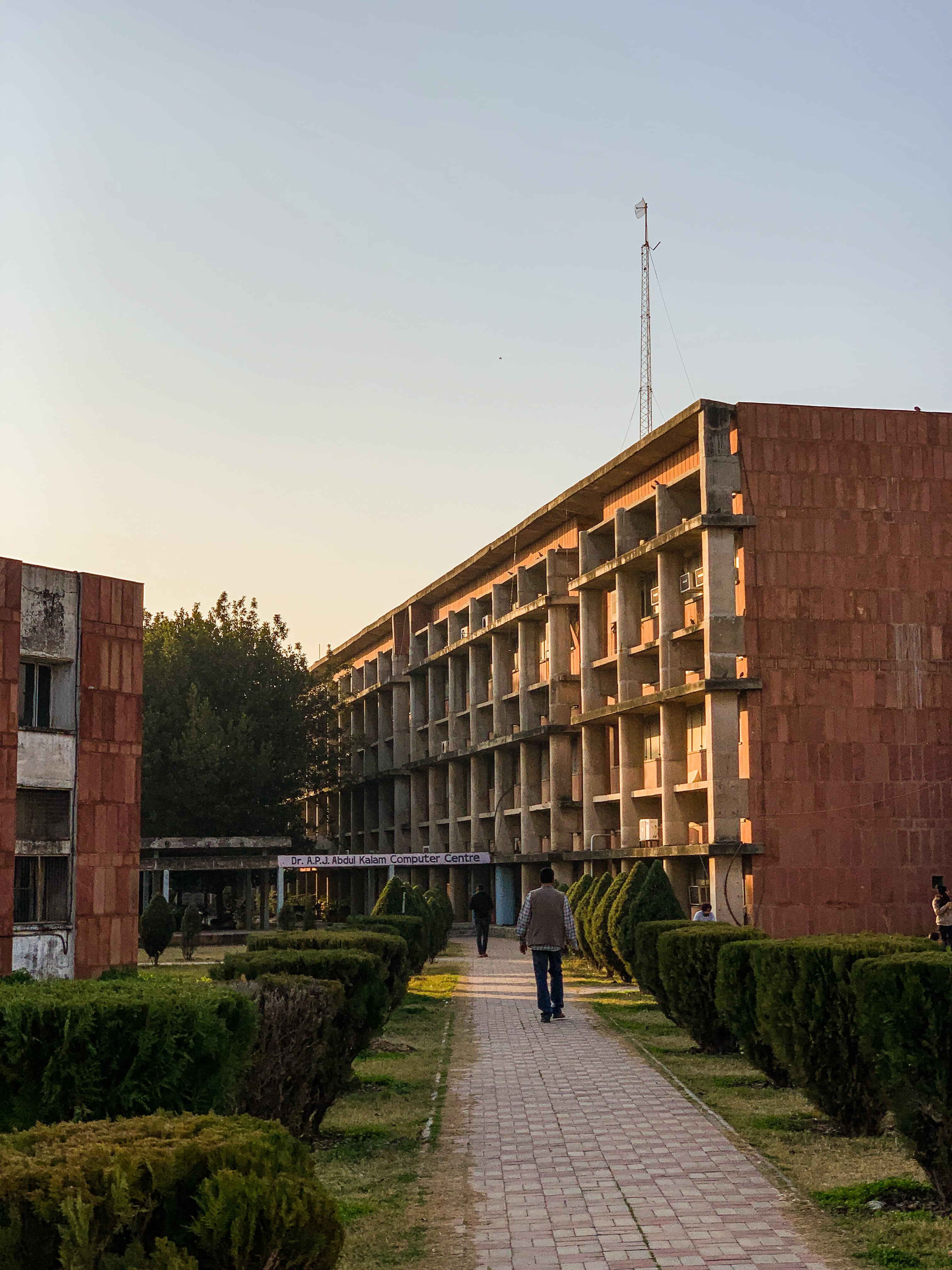 Photograph 15 from La Main Ouverte architecture series