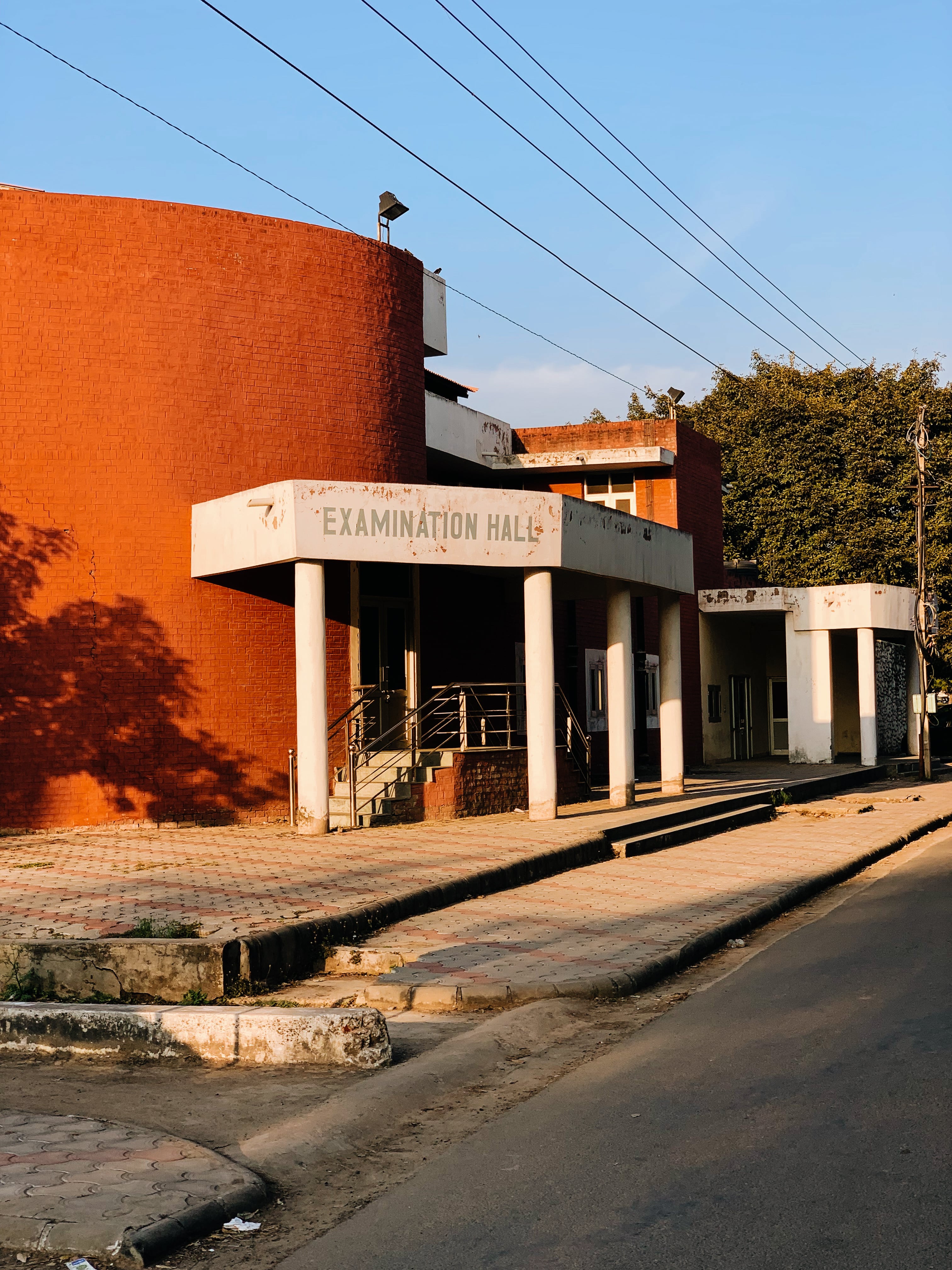 Photograph 19 from La Main Ouverte architecture series