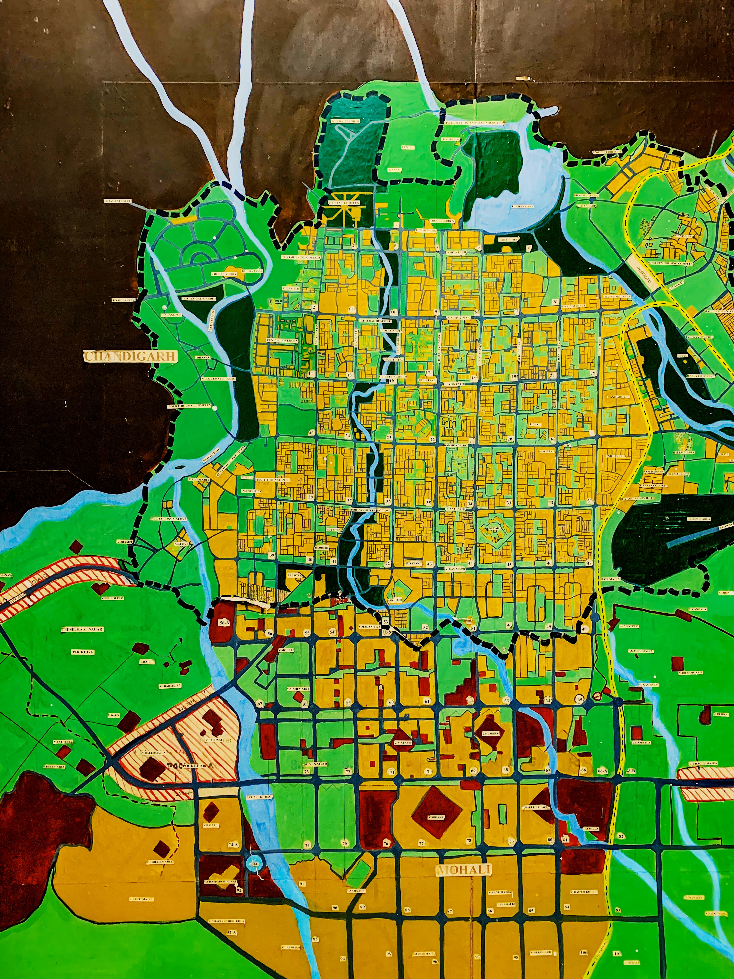 Photograph 22 from La Main Ouverte architecture series